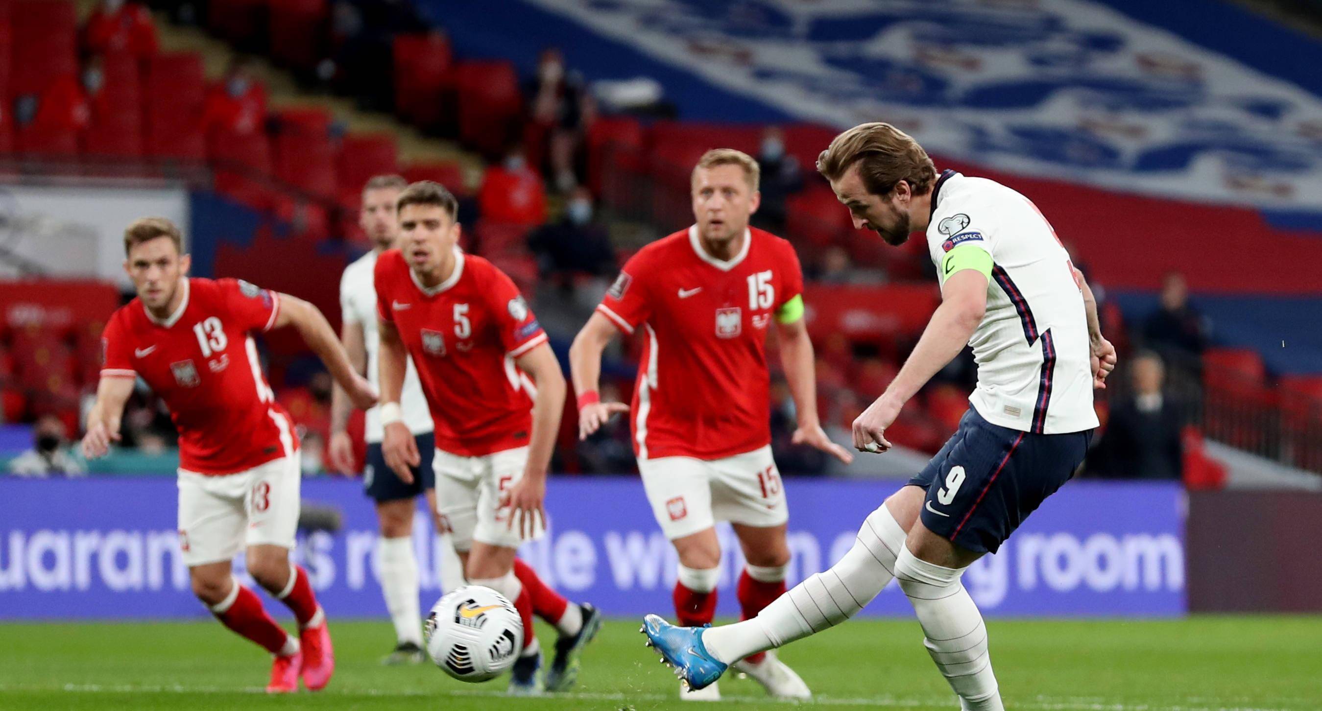 开云APP-英格兰中场助攻连连，引领球队取得胜利