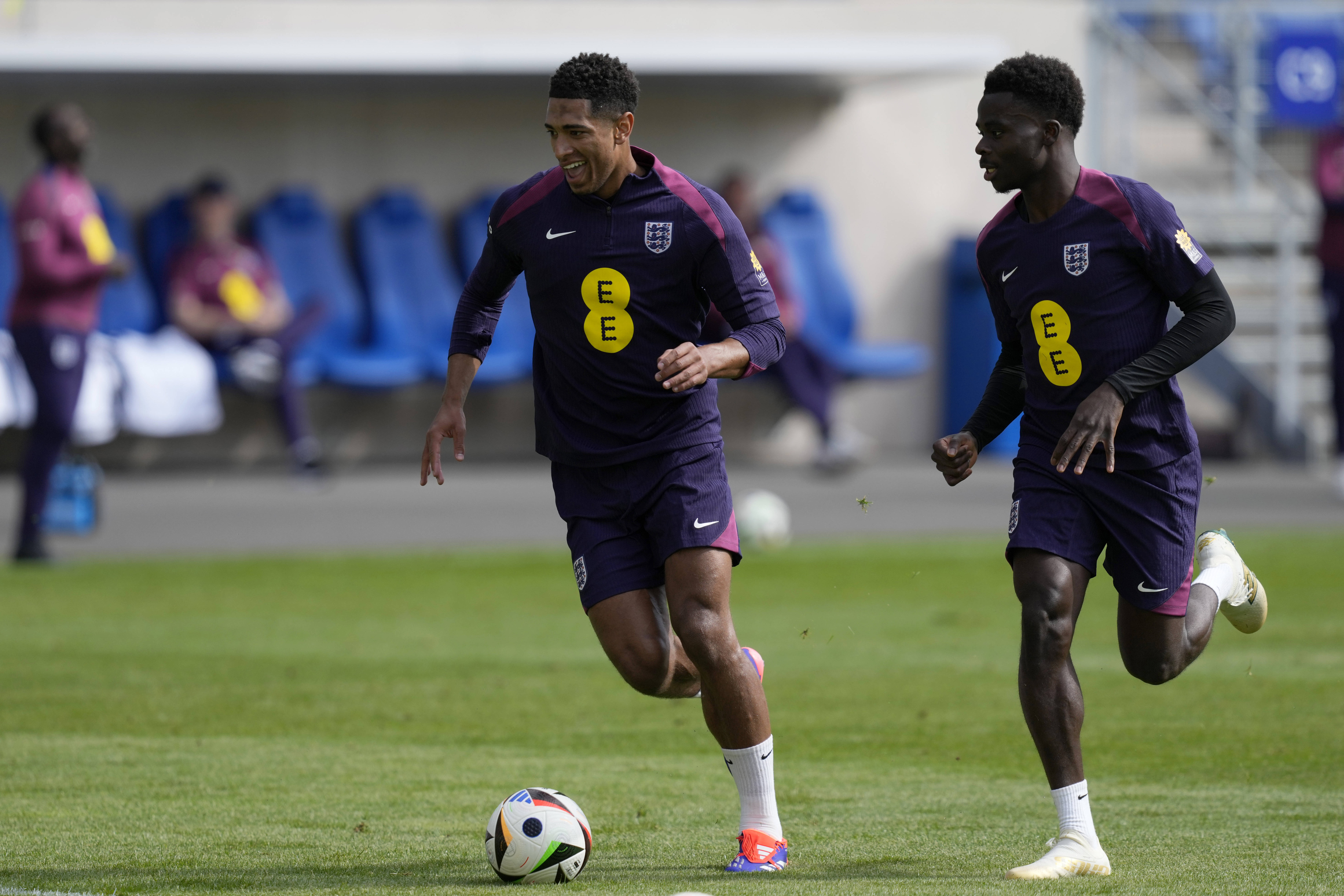 英格兰队取得胜利,晋级形势看好 英格兰队取得胜利,晋级形势看好