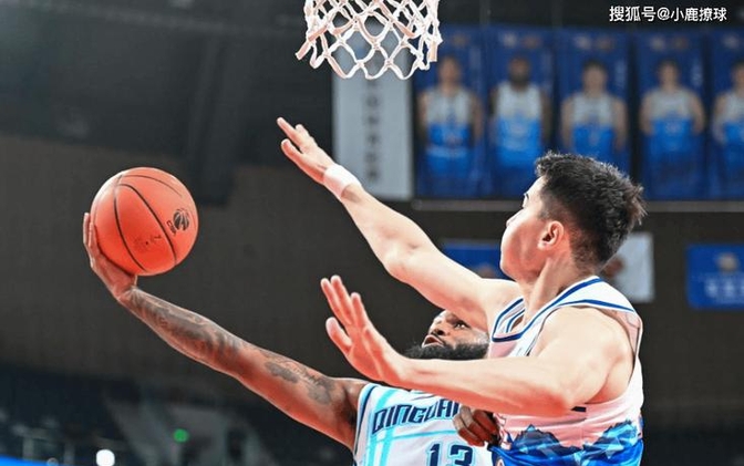 开云sport-激烈热闹！球员们在比赛中展现出顶尖水平