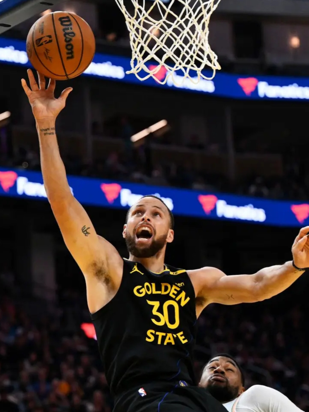 开云体育-勇士主场大胜马刺，库里再次炸裂发挥狂砍+的简单介绍