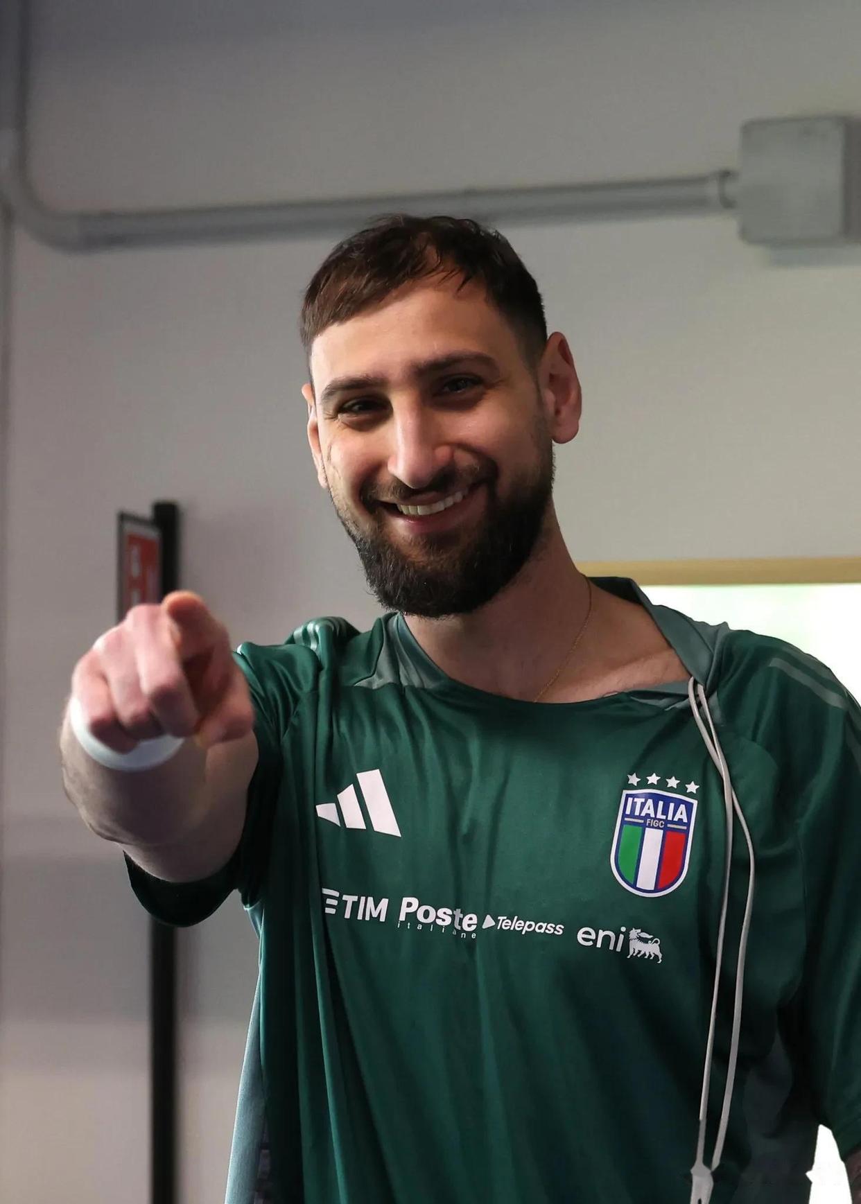 开云官网-包含意大利后卫突破封堵对手展现实力的词条