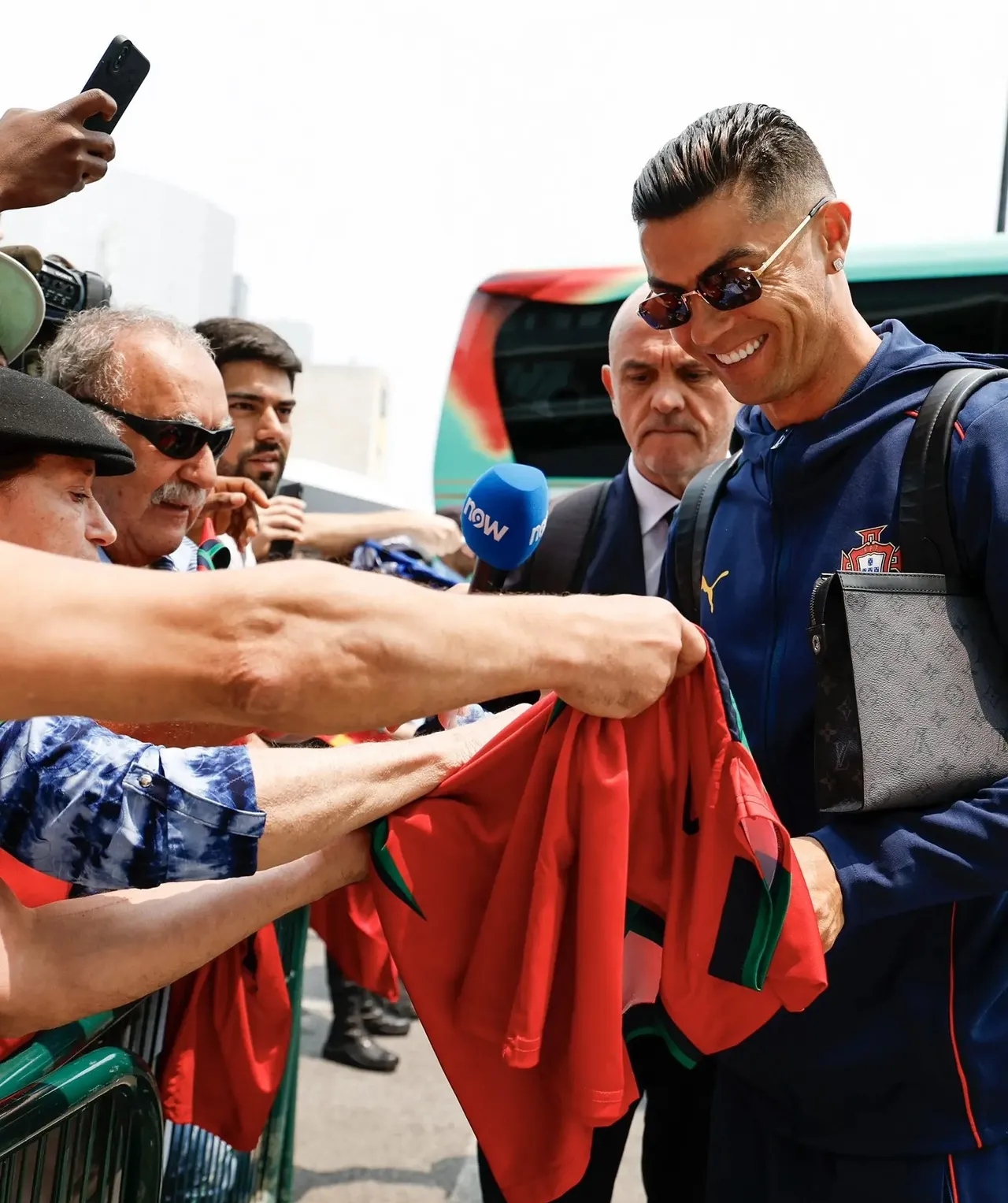 大巴黎球员荣膺外国联赛最佳射手，引发讨论