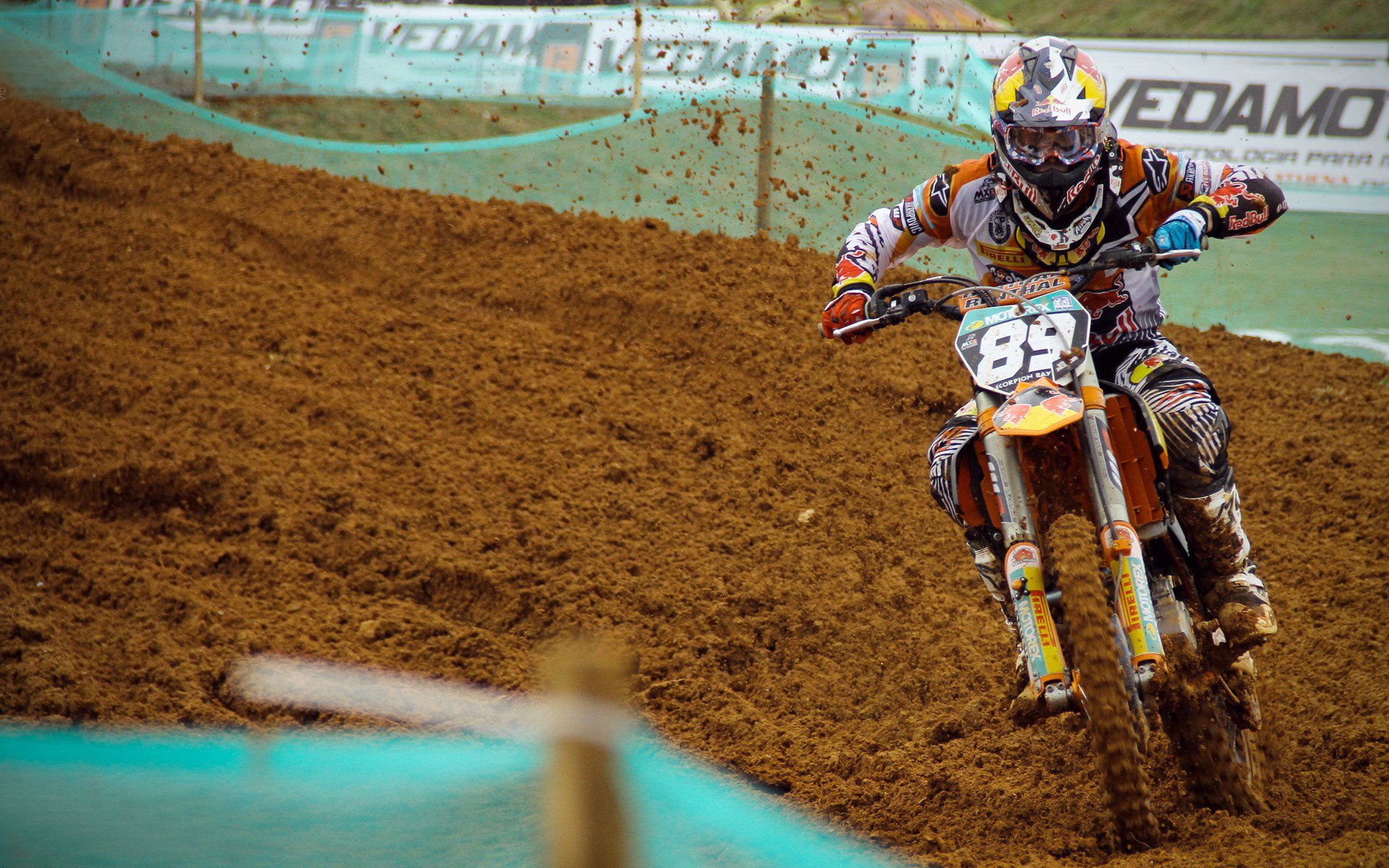 开云sport-双重接管,从足球场到F1赛道的胜利法则