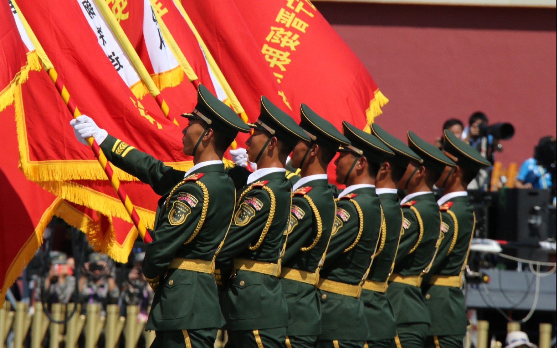 开云平台-钢铁城墙与魔笛独舞，当墨西哥的封锁遇上莫德里奇的大舞台